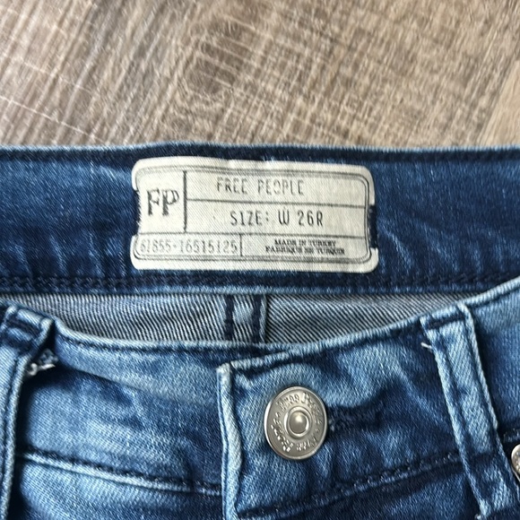 Free People Distressed Skinny Jeanss - Picture 3 of 4